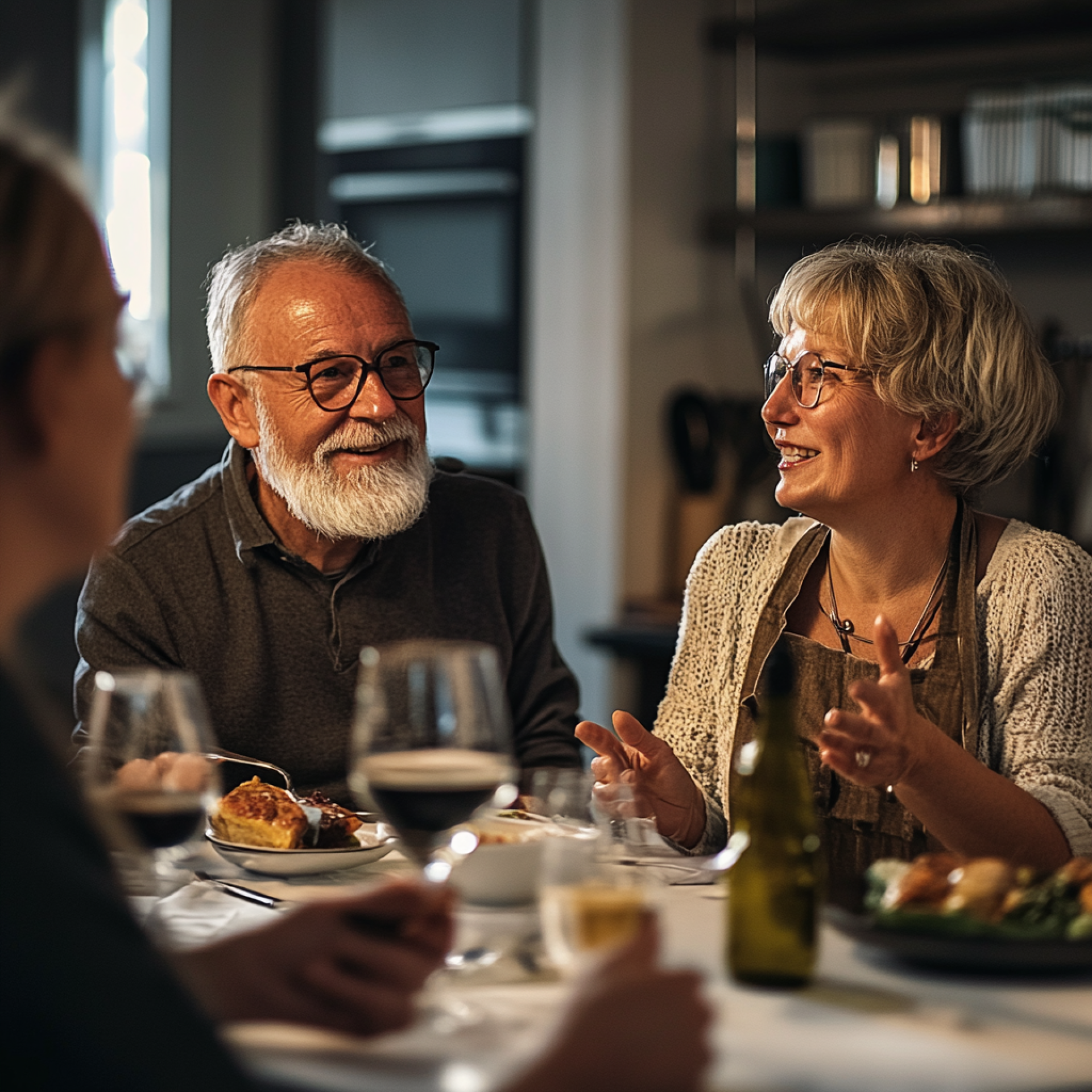 Middagsselskab i et hyggeligt hjem